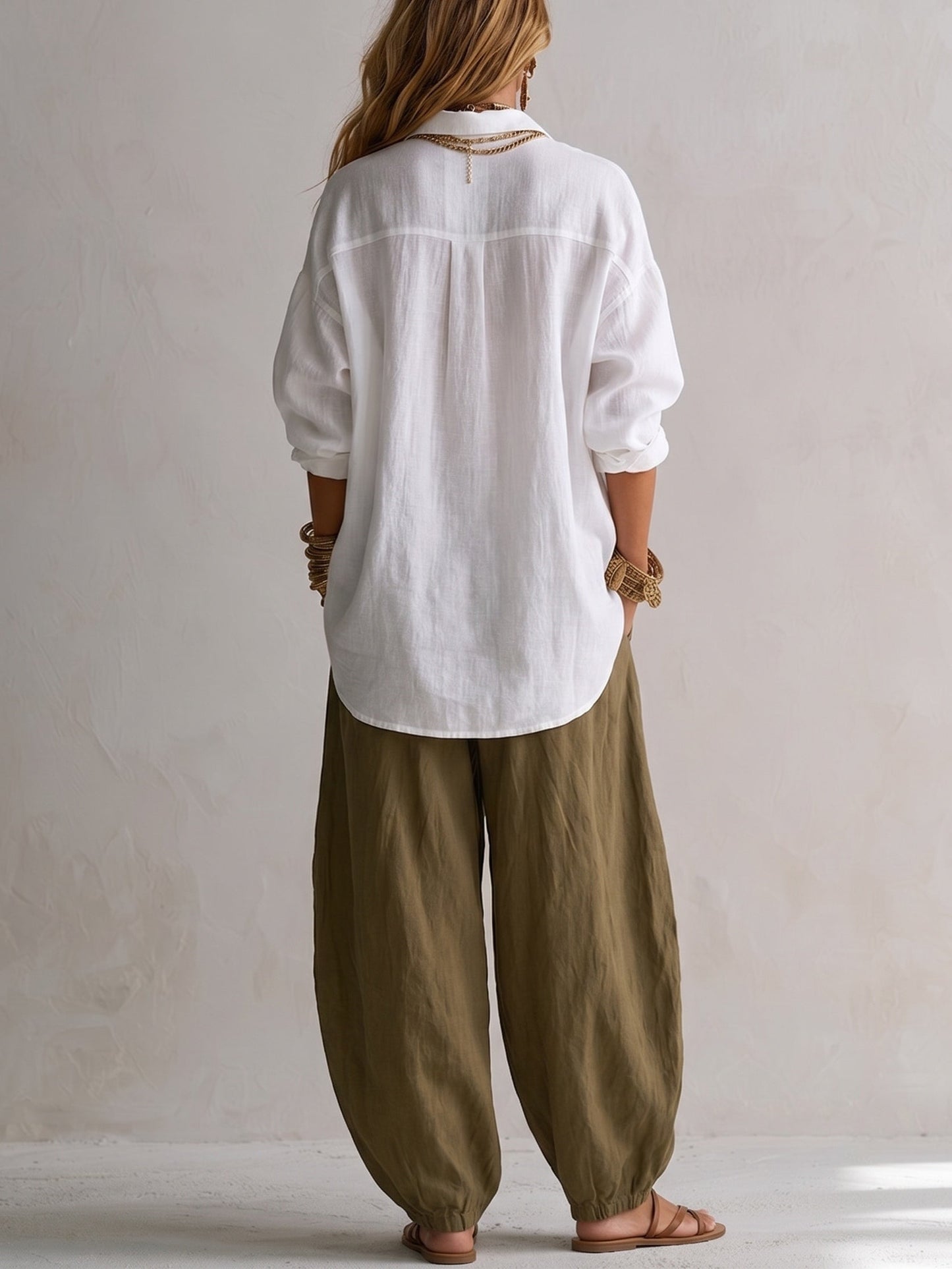 Alejandra | Conjunto de camisa blanca amplia y pantalones verdes de pierna ancha tipo linterna