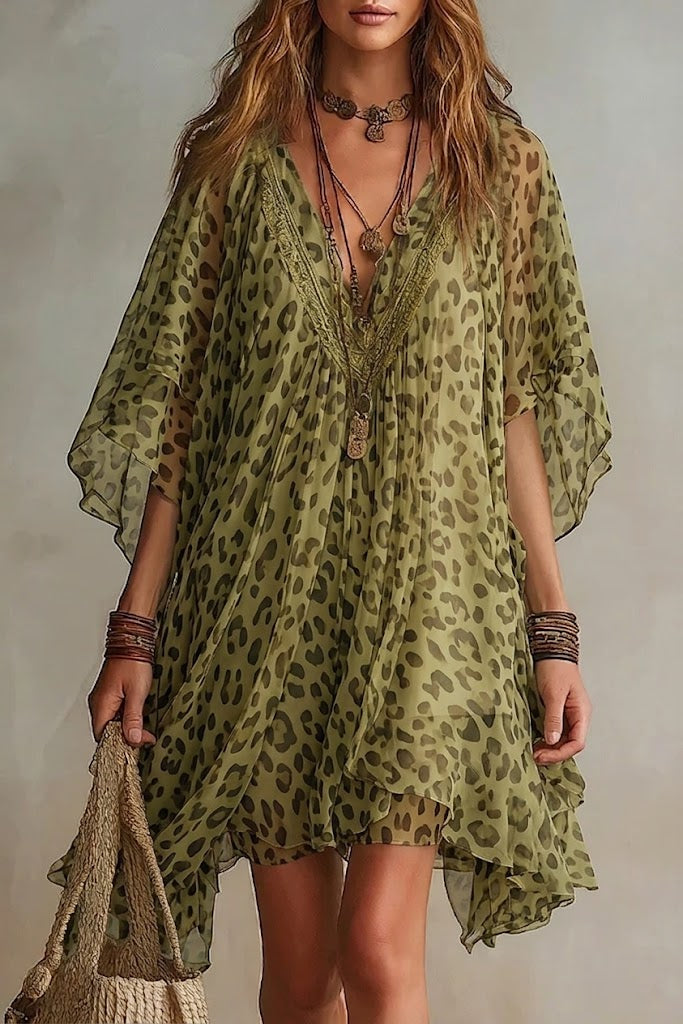 Tiziana | Vestito in chiffon con stampa leopardata, dal taglio ampio e fluido, scollo a V