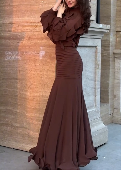 Patrizia | Top a maniche lunghe con volant marrone e gonna maxi a sirena a coste - set due pezzi