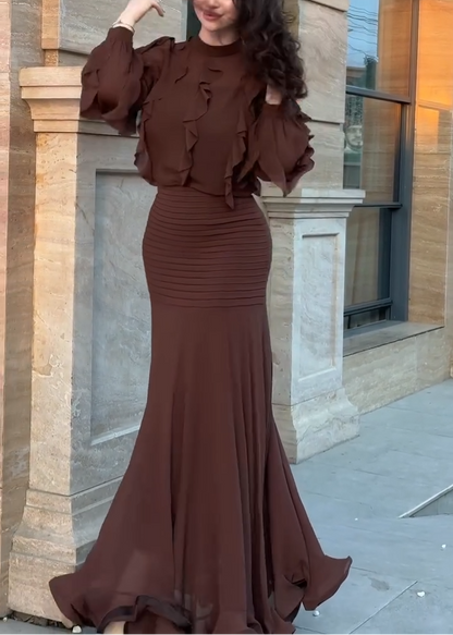 Patrizia | Top a maniche lunghe con volant marrone e gonna maxi a sirena a coste - set due pezzi