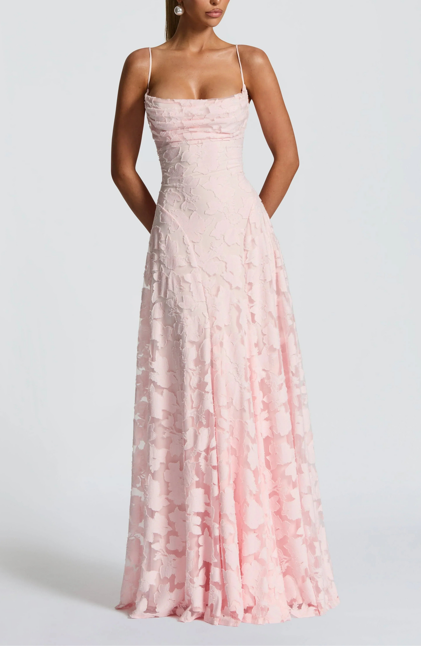 Rubí | Vestido largo elegante de encaje floral